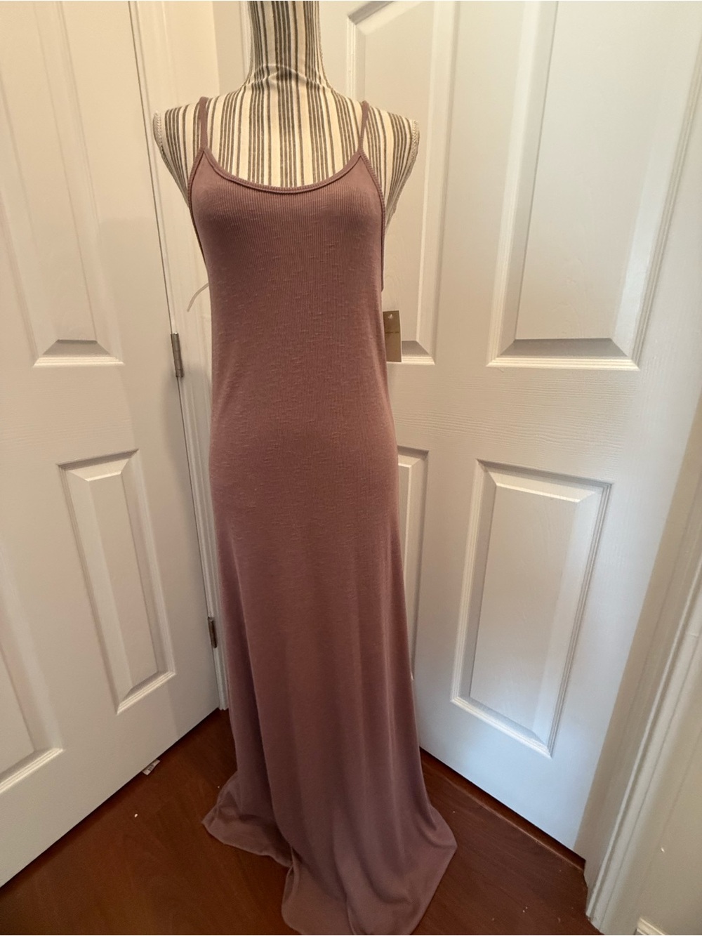 Crescent Mauve Scoop Neck Halter Style Maxi Dress Dusty Mauve NWT MED